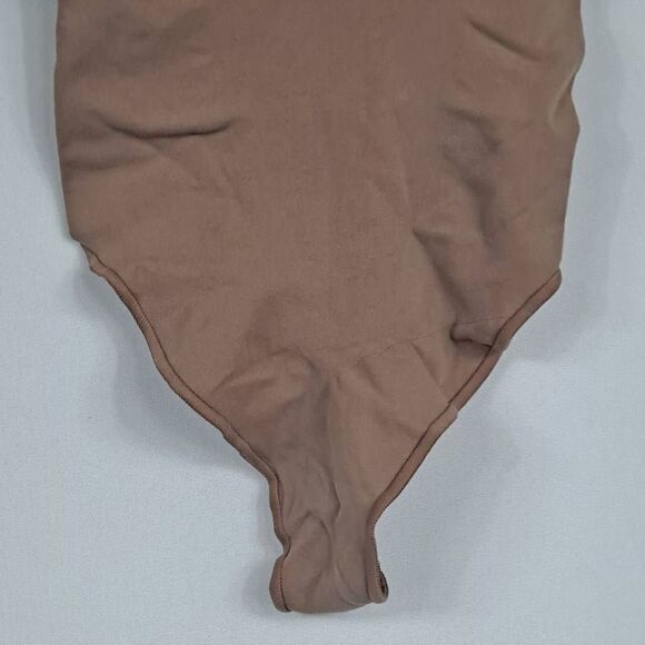 Skims Sculpting shapewear bottom Nwot - Picture 3 of 7